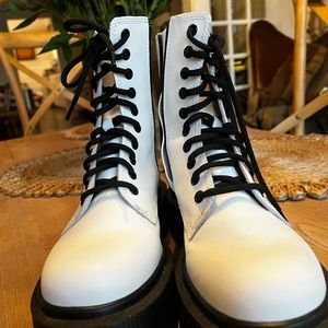 Jeffrey Campbell white platform combat boots. Size 8 women’s. Brand new